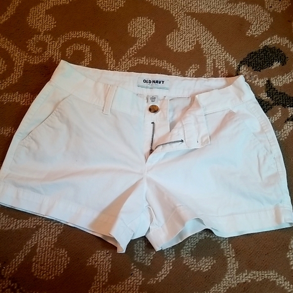 Old navy women's shorts - Picture 1 of 3